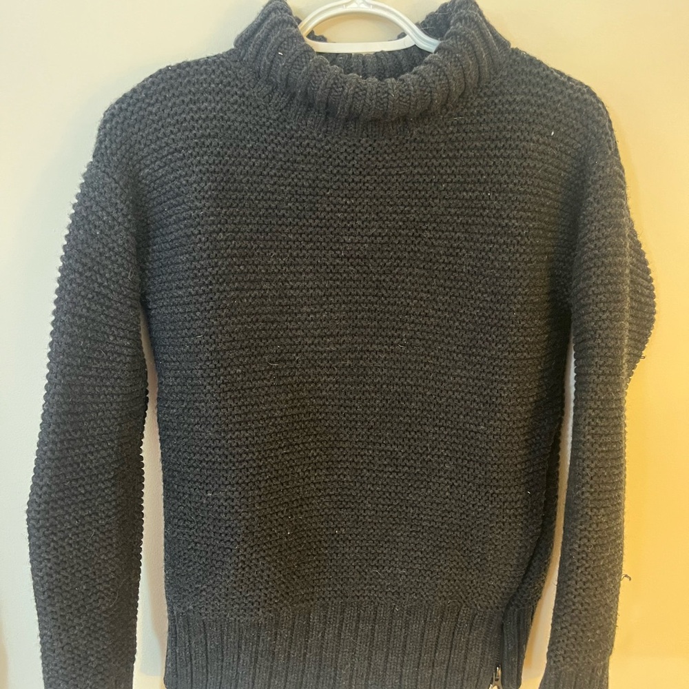 Women's Gray Lululemon Turtleneck Sweater 100% Merino Wool